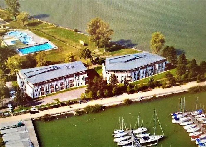 Marina Apartman דירה